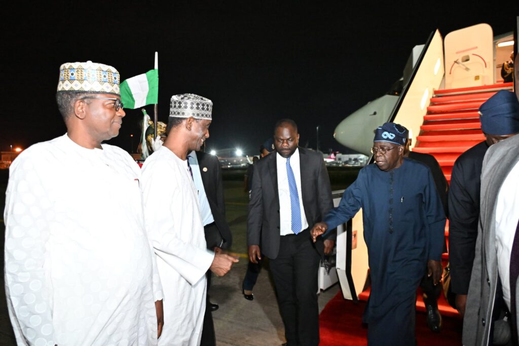 Aarẹ Tinubu ni papakọ Ofurufu Abuja