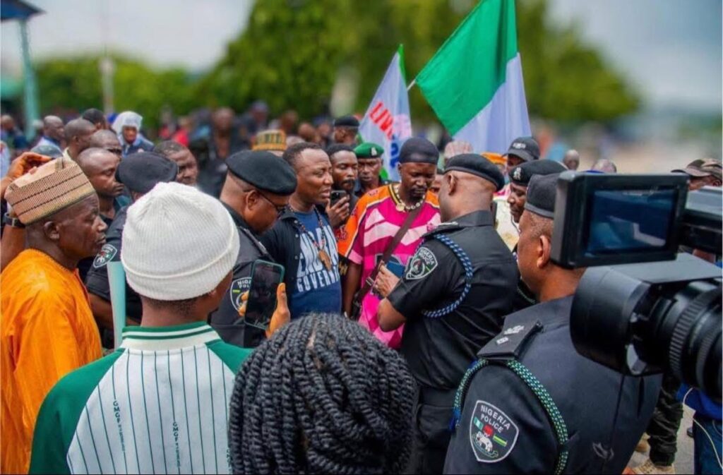 Omoyele Sowore ninu Ifierunu han fun ijoba ti o waye nni ibere osu yii ni abuja