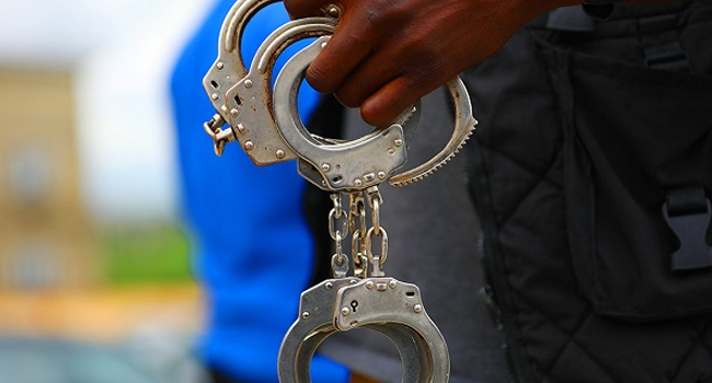 Uganda Ti Mú Àwọn Ènìyàn Méje fún Ètàn Ìṣòwò Wúrà Èké kan tí Wọ́n ṣe fún Òwòṣwò Ará Nàìjíríà